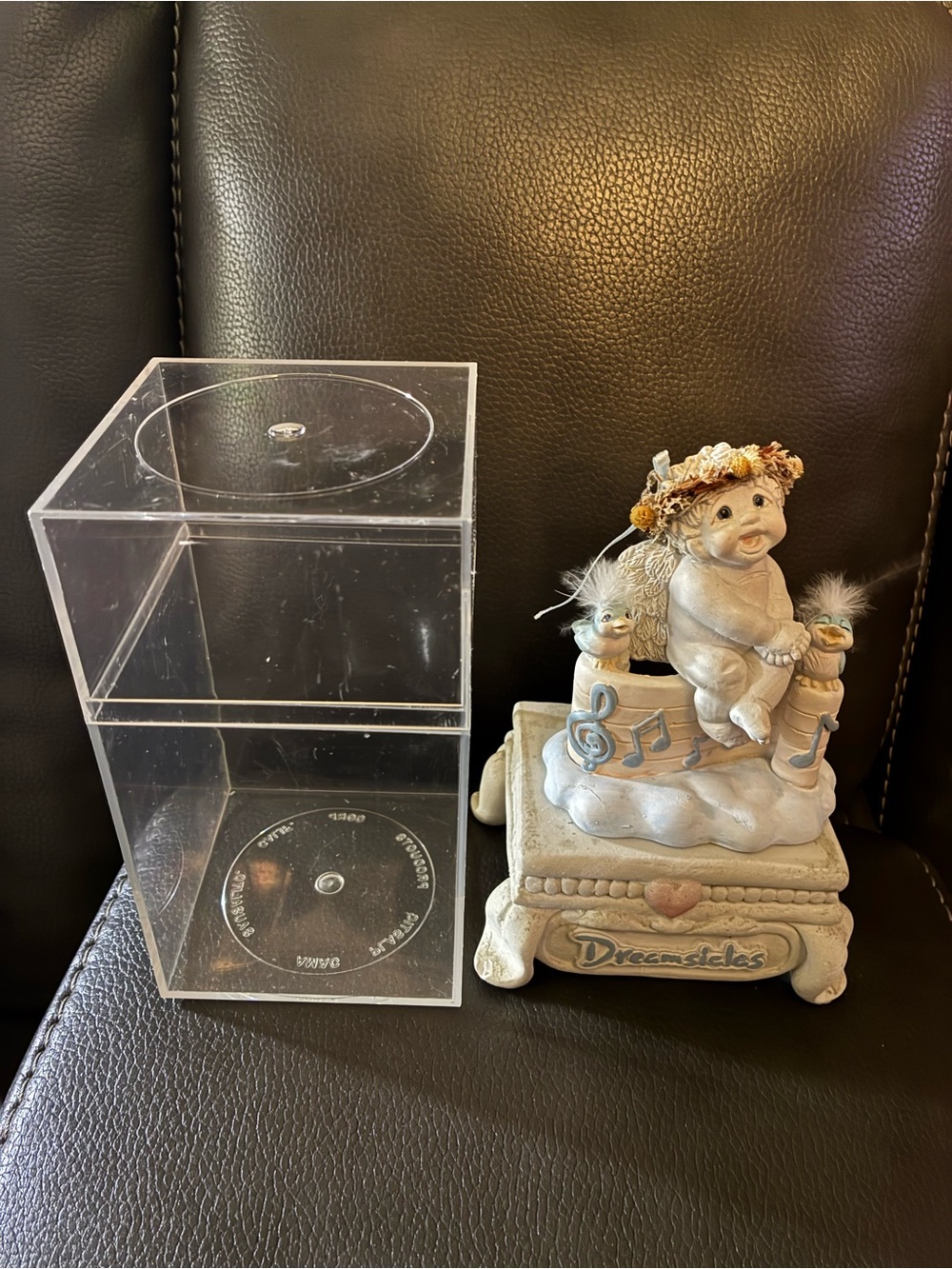 Vtg Dreamsicles “Song Bird” Angel Cherub w/Pedestal Display Stand & Storage Case